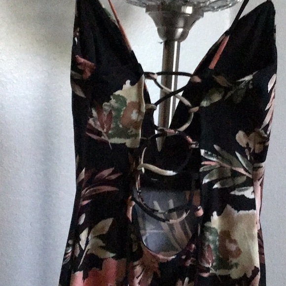 Flower Dress - Picture 4 of 5